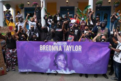 Una protesta contra el racismo y la brutalidad policial el 25 de septiembre de 2020 en Louisville, Kentucky