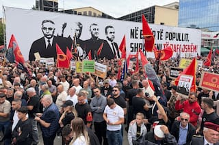 Diputados de Kosovo critican fallos por crímenes de guerra de tribunal apoyado por la UE