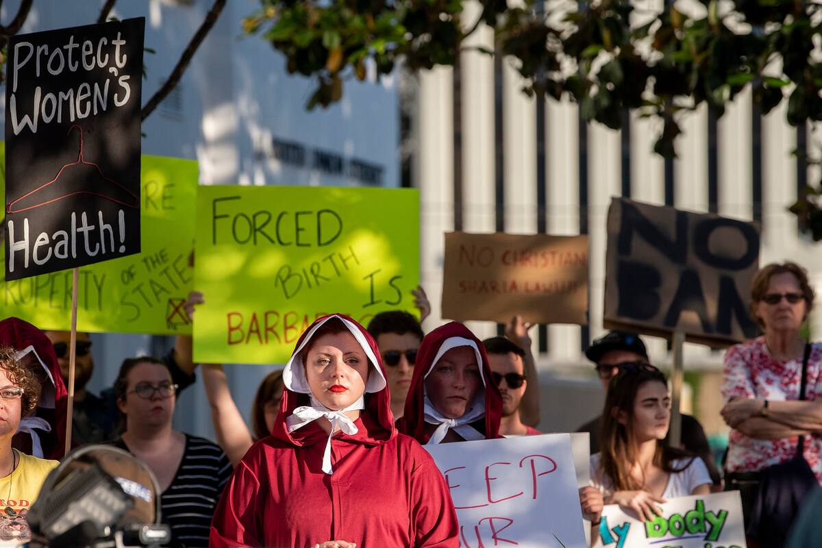 Una protesta frente al Senado en Montgomery, en el estado de Alabama