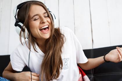 Una psicóloga dio algunas claves para vivir con mayor plenitud; Finlandia encabeza el ranking de felicidad desde hace varios años