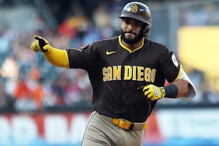 Una ráfaga de cinco jonrones impulsa a los Padres en una victoria por 9-3 sobre los Orioles
