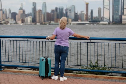 Una Real ID es opcional, pero se recomienda obtenerla debido a que tiene características de seguridad más amplias y se puede utilizar como identificación para abordar un avión