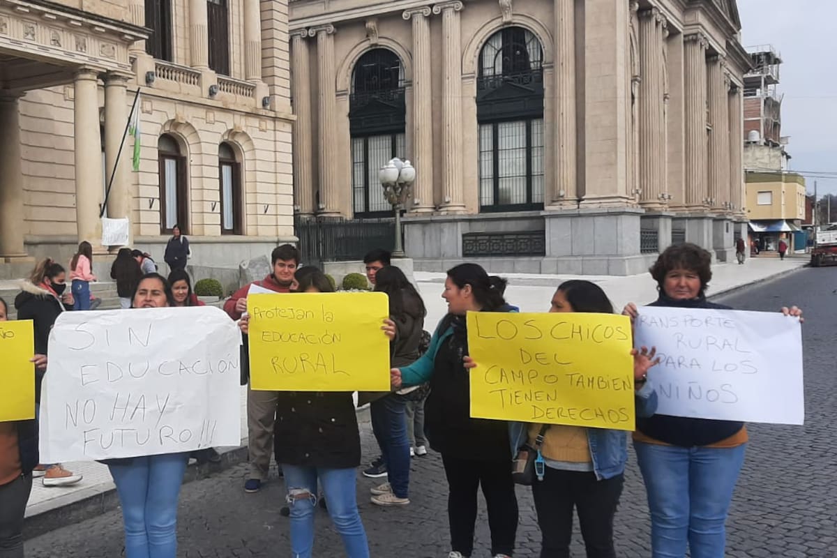 Una reciente protesta de padres por la situación en las escuelas rurales de Tandil