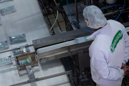 Una recorrida por la La Serenísima; la planta procesa 4,5 millones de litros de leche por día