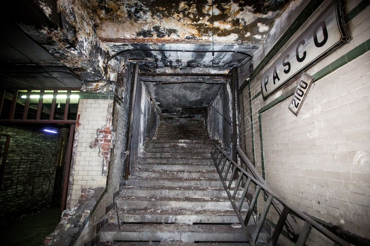 Una recorrida por las estaciones abandonadas de la línea A del subte