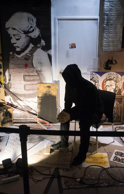 Una recreación del taller de Banksy, en el Pabellón Frers de La Rural