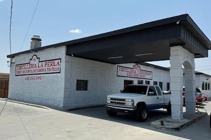 Una redada en la tortillería 'La Perla' tuvo un saldo de 13 detenidos