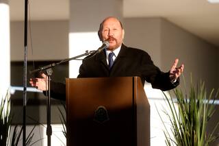 Por qué Insfrán puede ser reelecto si se derogó la reelección indefinida