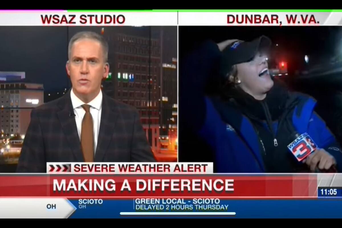 Una reportera de TV fue atropellada por un auto mientras estaba dando su informe en vivo