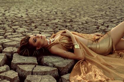 Una representación moderna de la muerte de Cleopatra