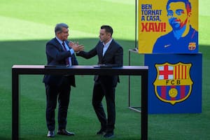 Xavi seguirá en Barcelona: por qué decidió quedarse, meses después de anunciar su salida