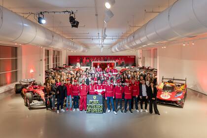 Una reunión de familia: PUMA y Scuderia Ferrari HP festejan sus 20 años en las pistas de velocidad