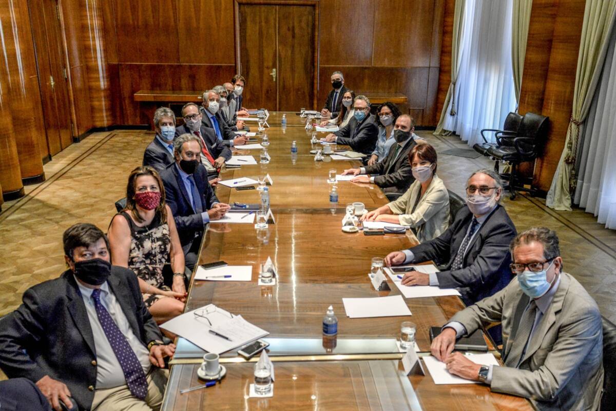 Una reunión del CAA en diciembre pasado con el gabinete económico