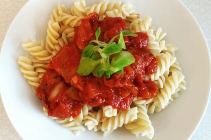 Una rica salsa de tomate para acompañar una pasta en el momento