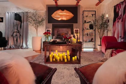 Una sala de sexo en el sótano, escondida detrás de una estantería móvil, diseñada por la Sra. Rose