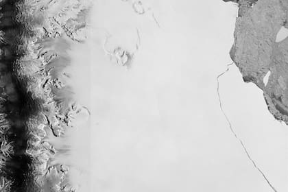 Una sección del iceberg A68 se separó como parte del ciclo natural del iceberg que se partió de la plataforma de hielo Larsen-C en la Antártida en julio de 2017
