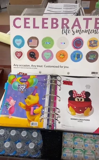 Una sección para personalizar los pasteles y elegir el personaje de tu elección