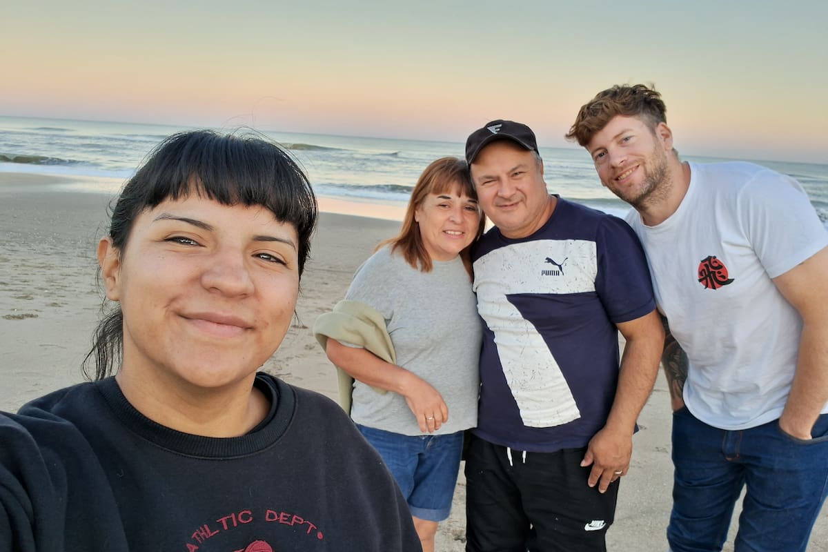 Una selfie de Milagros junto a su familia en Villa Gesell