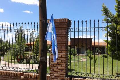 Una serie de transmisiones masivas en una institución donde residen casi 100 discapacitados tiene en vilo a las autoridades y a la población del este provincial.