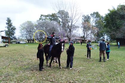 Una sesión en el Centro de Equinoterapia Yanapay, antes del robo