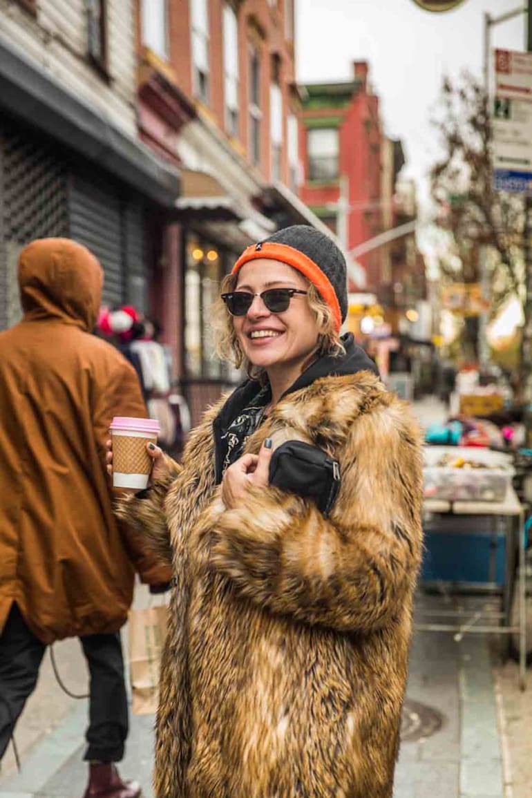 Una simpática residente del barrio de Williamsburg, donde los hípsters ya no son mayoría.