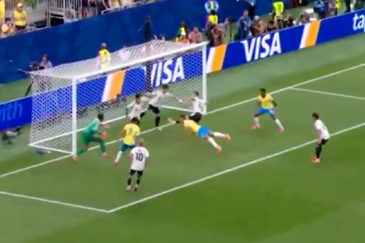 Copa do Mundo 2026: Uma carantola inusitada na área japonesa, que terminou com defesa milagrosa do goleiro Suzuki.
