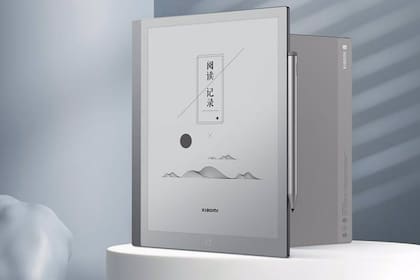 Una tableta de tinta electrónica Xiaomi Note E-Link. Corre Android, tiene una pantalla de 10 pulgadas y viene con un lápiz para escribir en ella