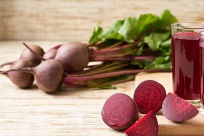 Una taza de este jugo suele tener alrededor de 100 calorías y 25 gramos de hidratos de carbono