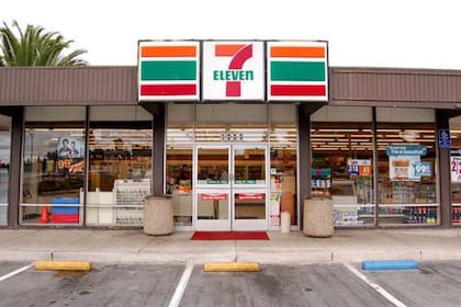 Una tienda de 7-Eleven en Los Ángeles otorgó el boleto ganador del sorteo de Powerball y recibirá una comisión del premio mayor