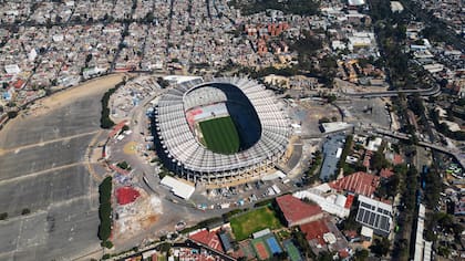 Una toma aérea del estadio, que se prepara para el amistoso que jugará México ante Portugal el próximo 28 de marzo y para los cinco partidos de la Copa del Mundo