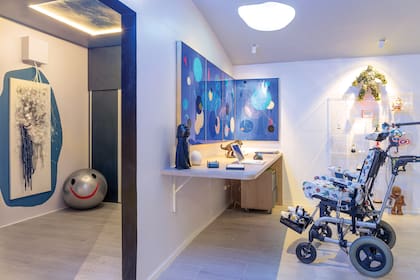 Una toma del “dormitorio para un niño extraordinario”, el espacio con el que participó en la muestra de decoración. “Las personas con discapacidad pasan mucho tiempo en su cuarto, por eso es importante que sea agradable. Es una cuestión de amor y, sobre todo, de dignidad”, explica.