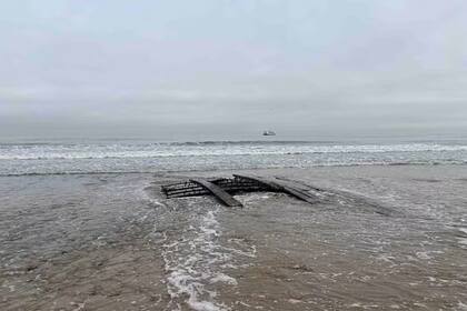 Una tormenta arrasó una playa y reveló un enigma de 200 años