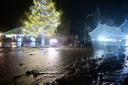 Una tormenta que se fortalece frente a la Costa Oeste trajo otro río atmosférico, provocando fuertes lluvias en gran parte de California hasta el día de Navidad
