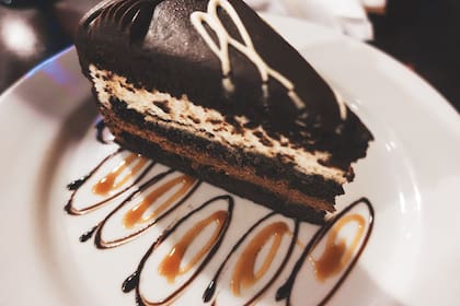 Una torta de chocolate, un postre siempre tentador