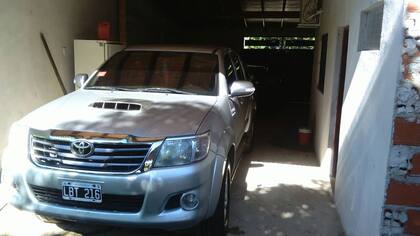Una Toyota Hilux cuya propiedad es atribuida a Saucedo