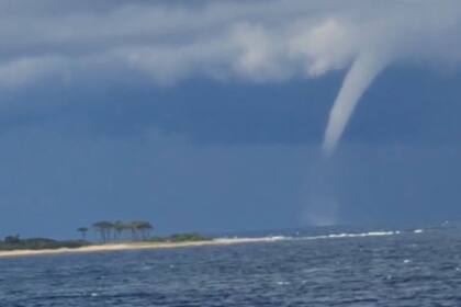 Una tromba marina se detectó en Uruguay (Captura Twitter)