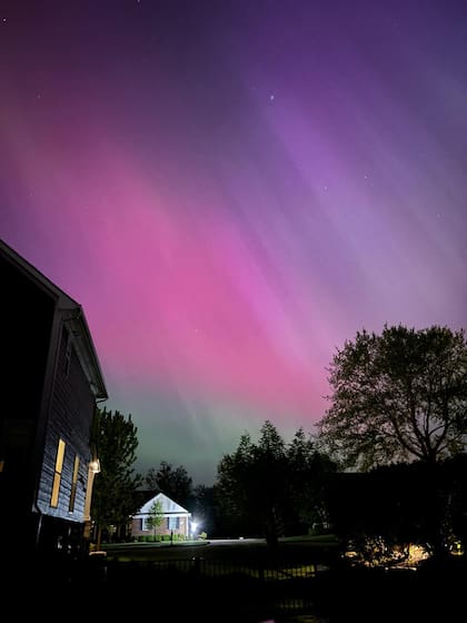 Una usuaria de X (ex Twitter) retrató una aurora boreal en Michigan