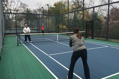 Una variedad de tenis que es furor en Estados Unidos y con semejanzas al pádel