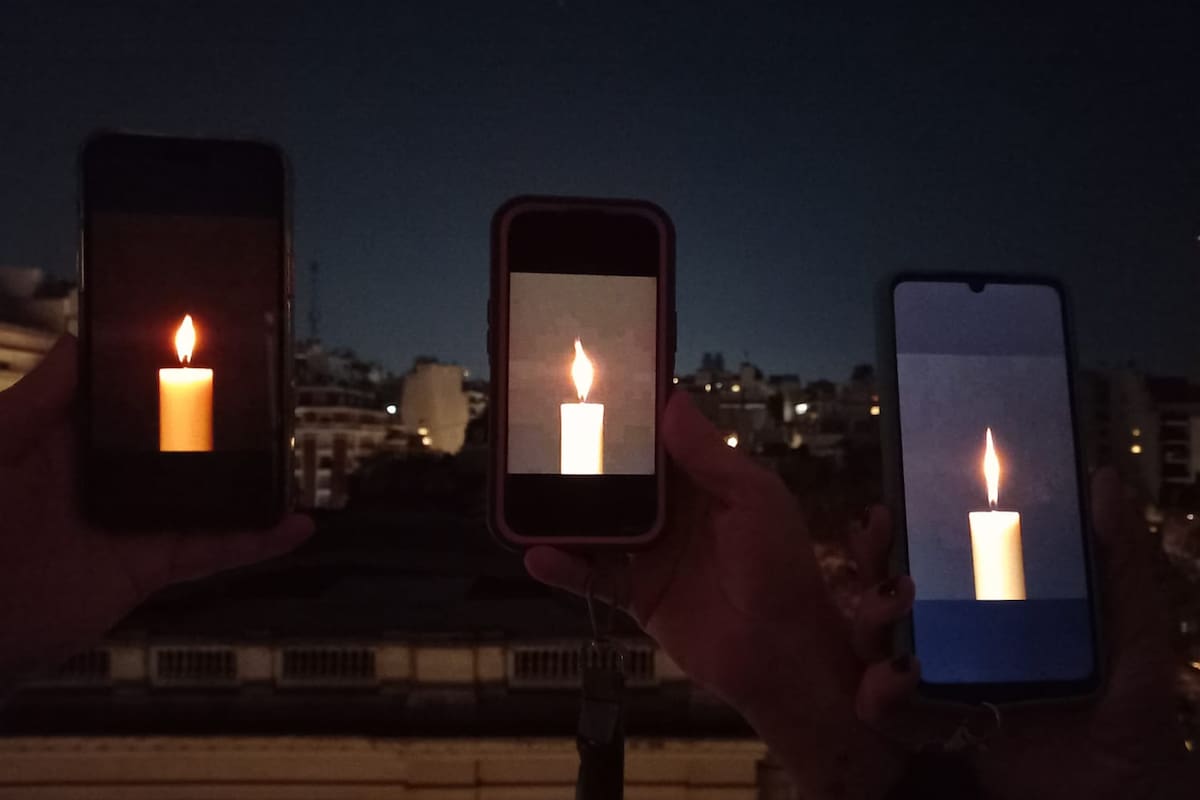 Una vela por la Paz, en los celulares