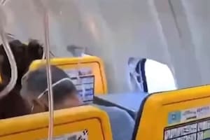 Se desprendió la ventanilla de un avión de una reconocida low cost en pleno vuelo