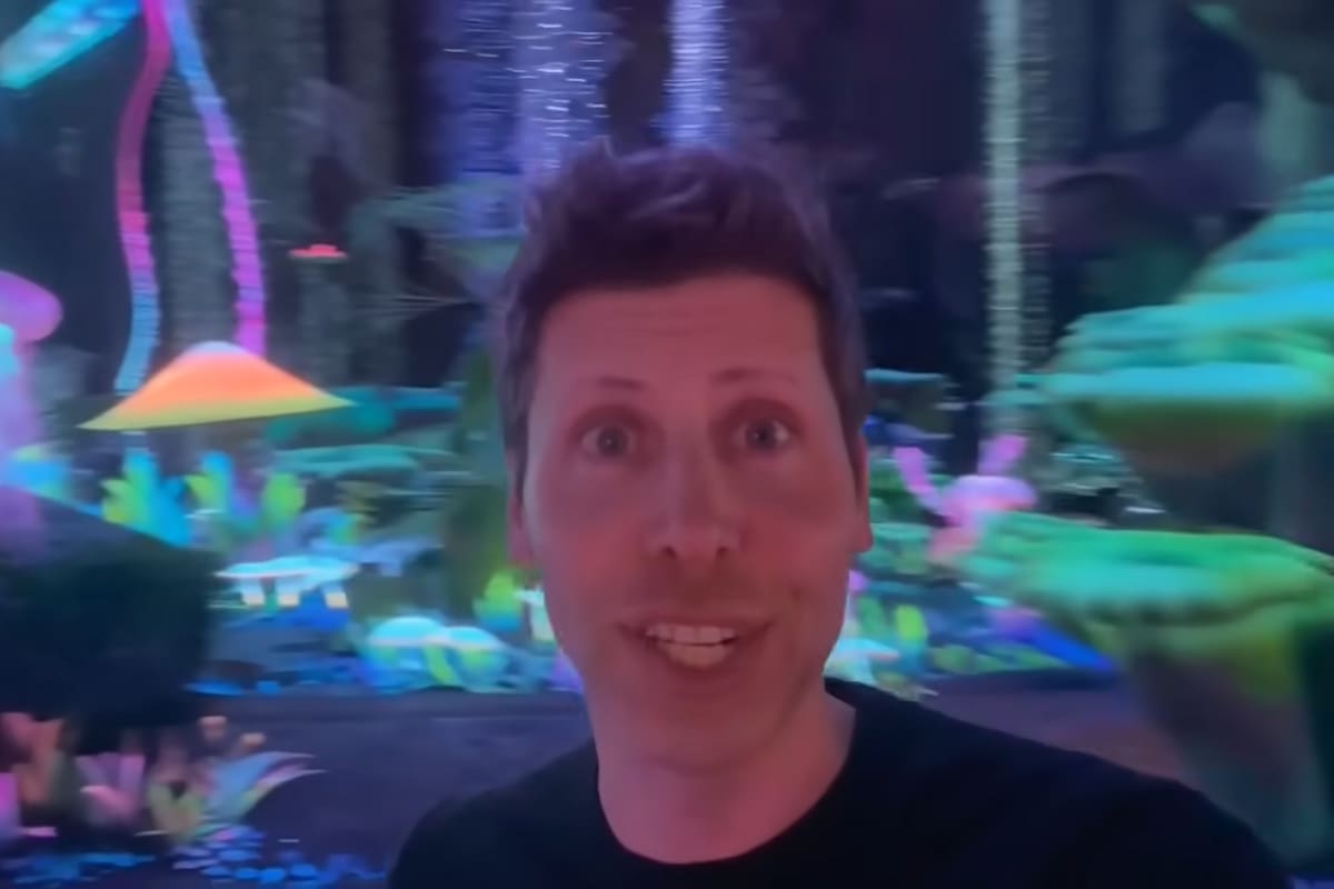 Una versión digital de Sam Altman, el CEO de OpenAI, en un video hecho por Sora 2