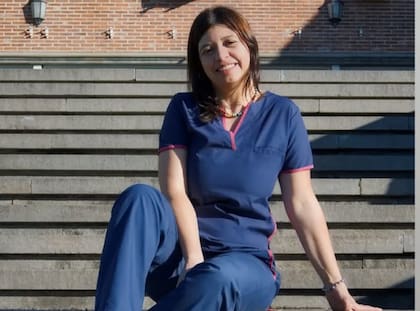 Una vez afuera de la clínica Aldana continuó la terapia con su psicóloga y con las visitas a su psiquiatra que con el tiempo le fue bajando la medicación y luego de tres años ya no necesitó ingerir más psicofármacos.