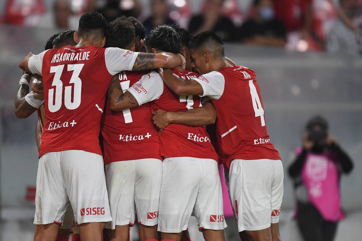 Una vez más, le costó a Independiente quebrar a un rival, pero una vez que cayó la resistencia del débil General Caballero, el Rojo consiguió con buen margen sus primeros tres puntos por la Copa Sudamericana.
Gol de Independiente