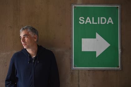 "Una vez un psicólogo me dijo 'te faltaron palabras'. Yo tenía una historia de mucha muerte", reconoce el empresario de 45 años, al examinar su pasado con la cocaína