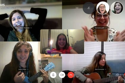 Una videollamada con amigas