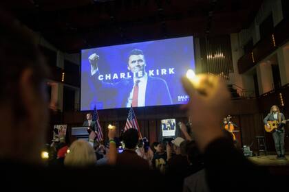 Una vigilia conmemorativa y de oración por el asesinado activista Charlie Kirk