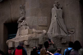 Una visita a los rincones de la Sagrada Familia revela cinco enigmas divinos y tesoros ocultos