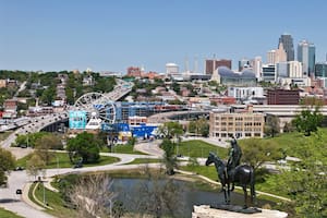 Una vista aérea de Kansas City, la capital del fútbol en Estados Unidos y un centro clave para los búnkers de los seleccionados en el Mundial 2026