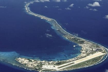 Una vista aérea de la parte sur del atolón de Kwajalein, donde fueron encontrados los pescadores.