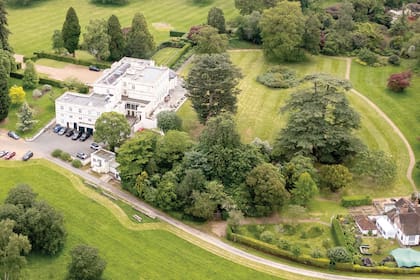 Una vista aérea de Royal Lodge, en Windsor, la propiedad de la Corona británica donde Andrés vivió 22 años y que, en el futuro, debía pasar a manos de sus hijas